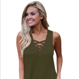 🌿Army Green Cross Cross Tank 🌿